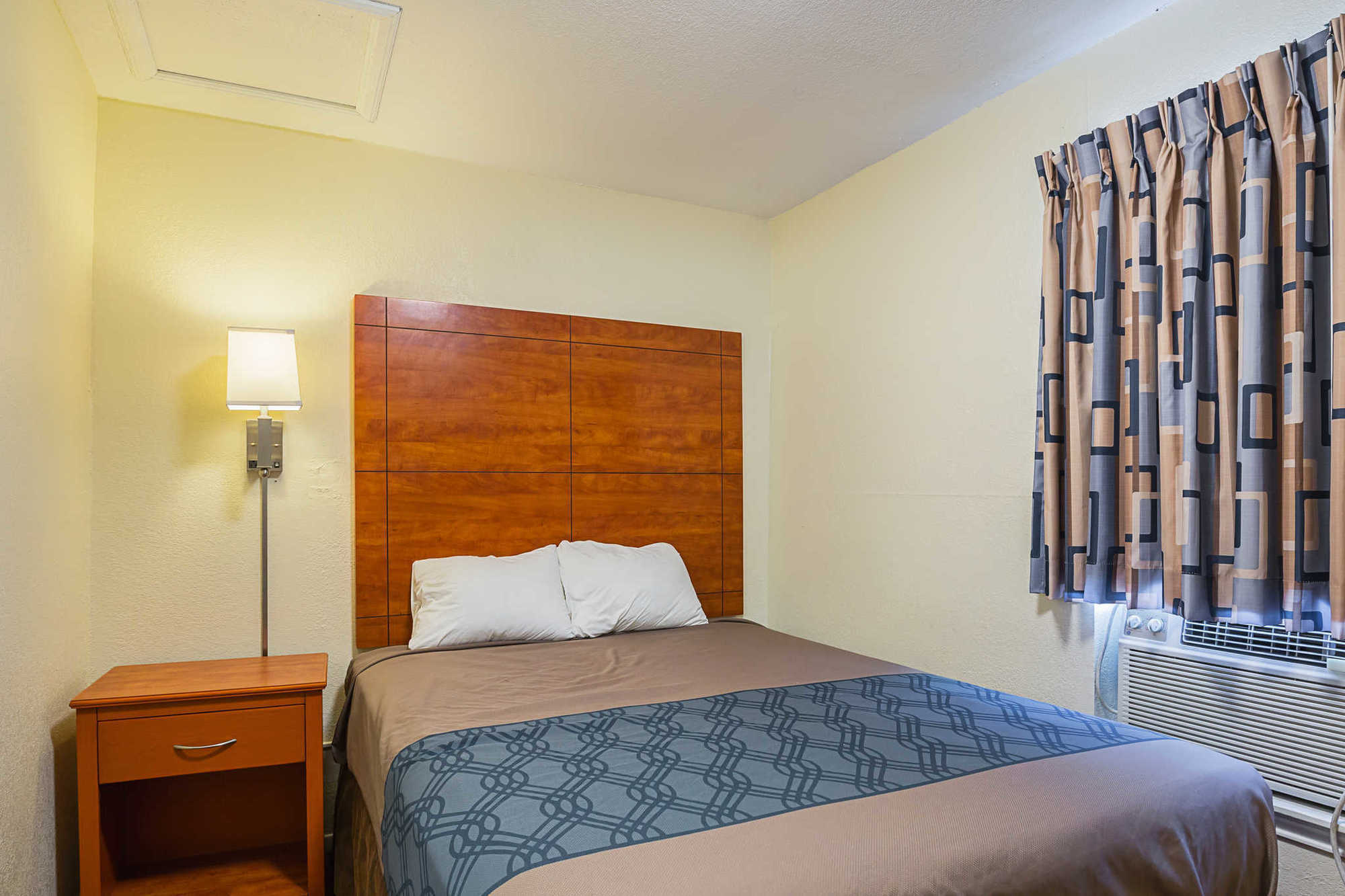 Econo Lodge Huntsville- University Area Zimmer foto